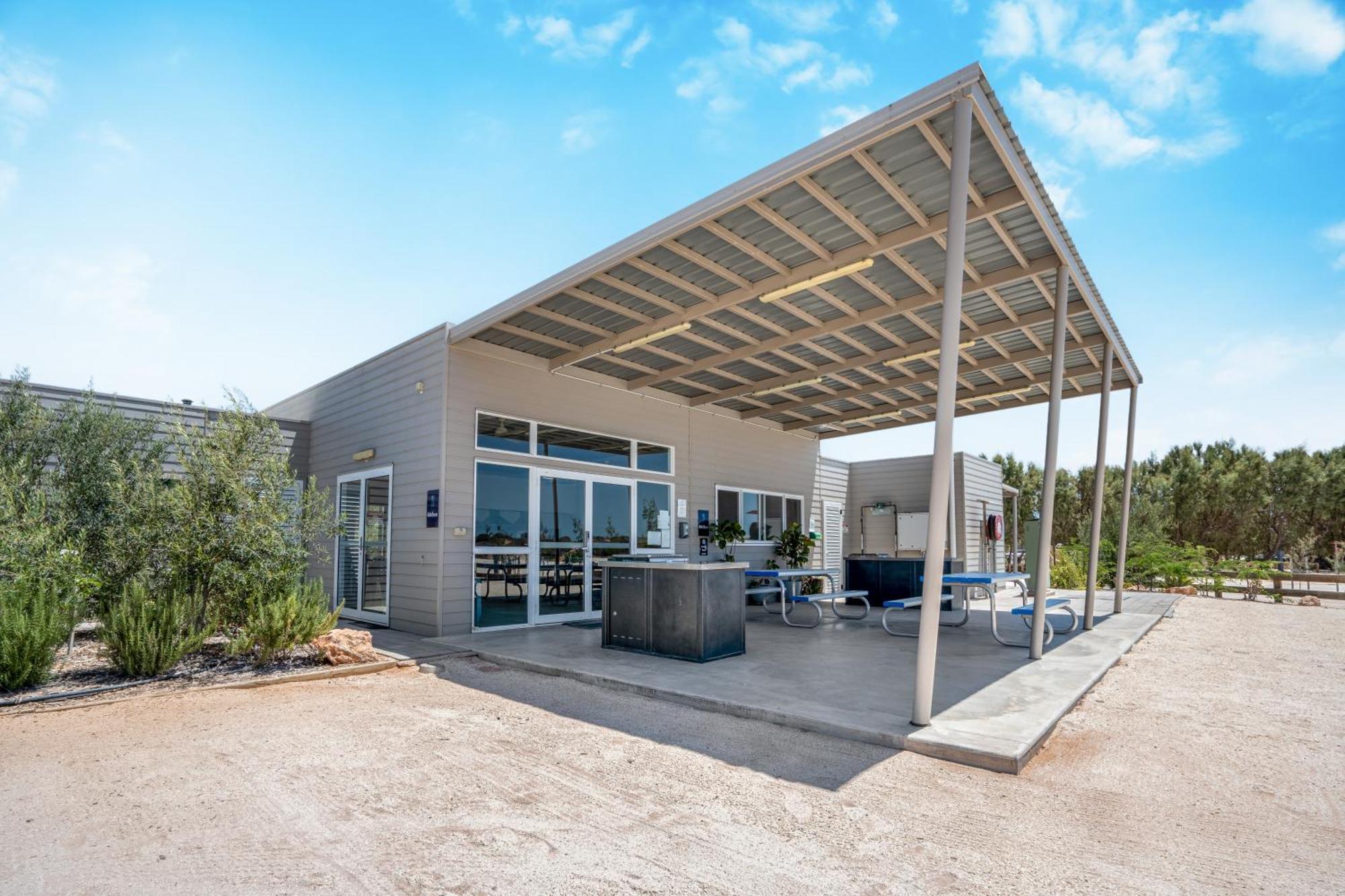 Tasman Holiday Parks - Denham Seaside Exterior photo